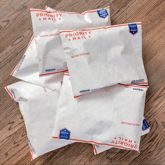 Meet your Posher, Courtney - Picture 5 of 5